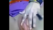 video mai apni chut mai finger dal kar chod rahi hu koi land do mujhe porn